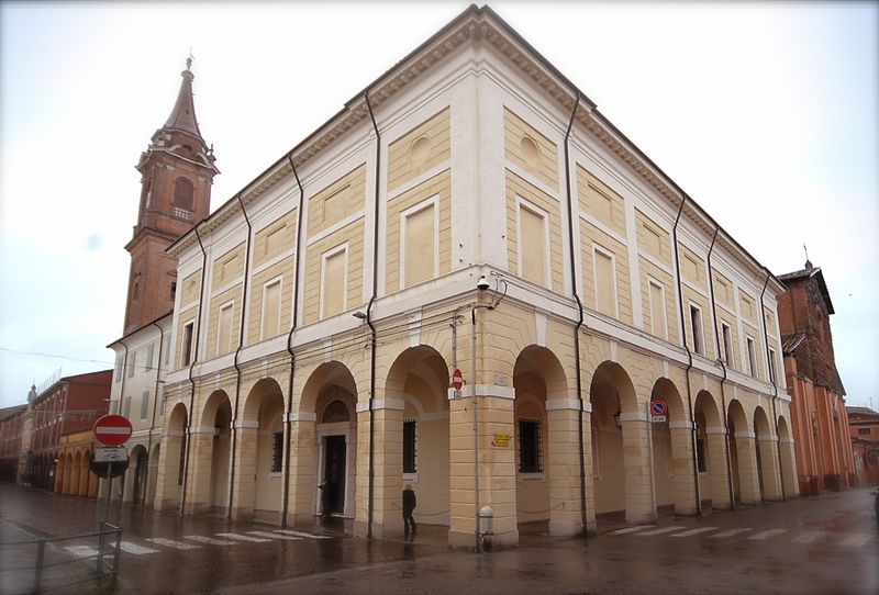 Palazzo del Monte di Pietà, 1782, sede della Pinacoteca